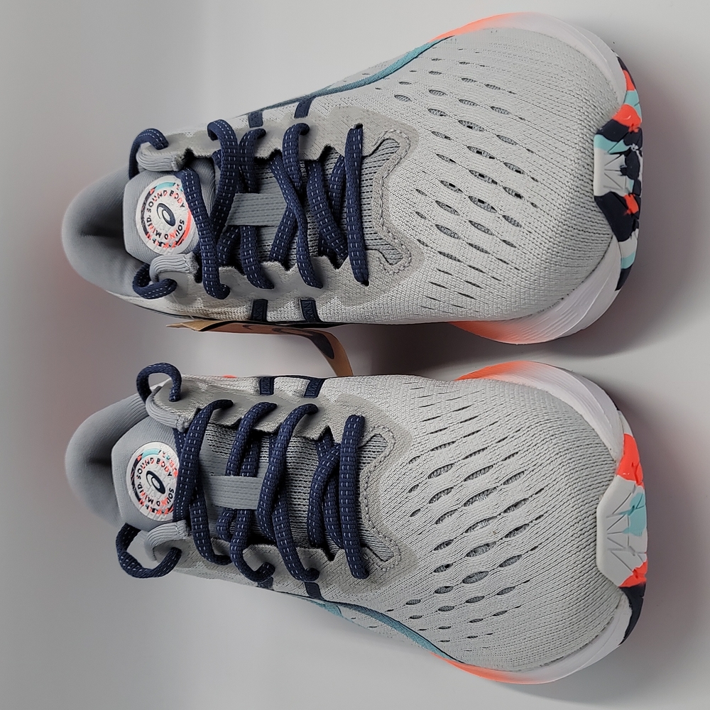 BRAND NEW Asics Novablast 2, Glacier Grey/Thunder Blue